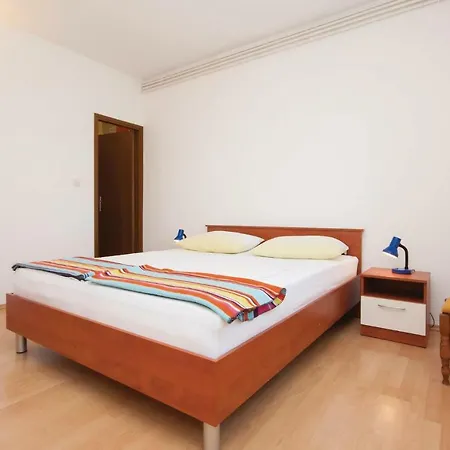 Three-bedroom In Apartment Vodice
