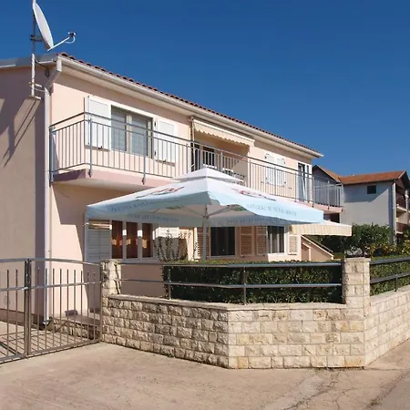 Apartment Three-bedroom In Vodice